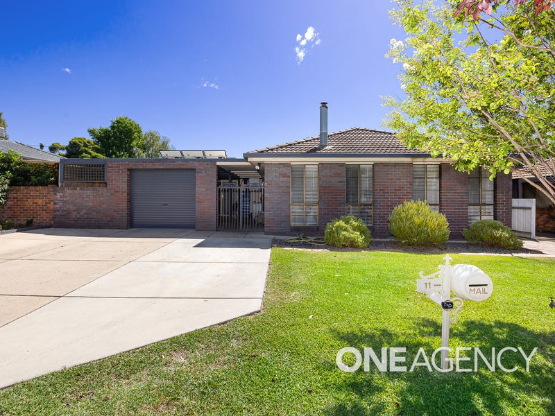 11 Craft Street, Lake Albert, NSW 2650