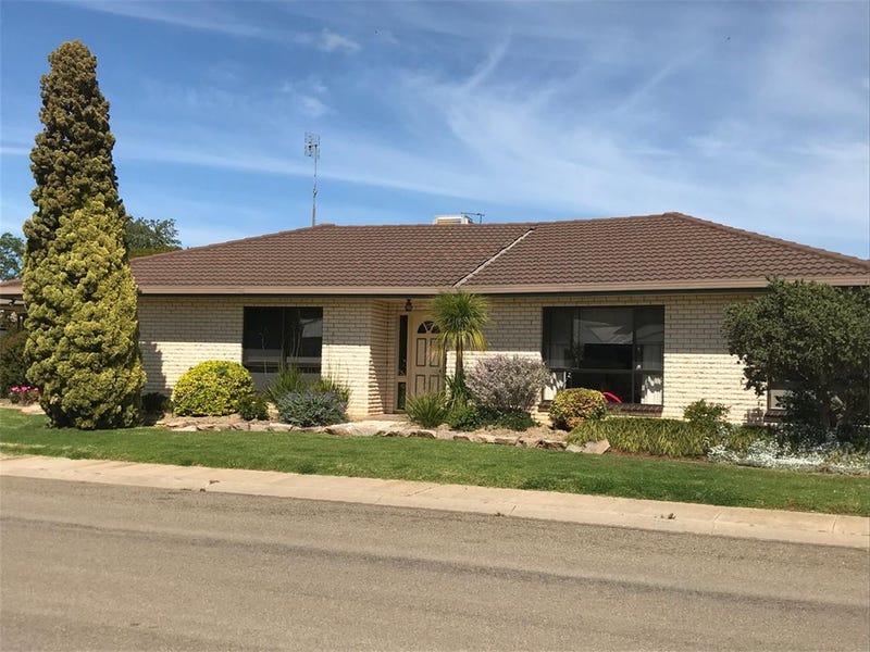 2 Alexander Avenue, Berrigan, NSW 2712 Property Details