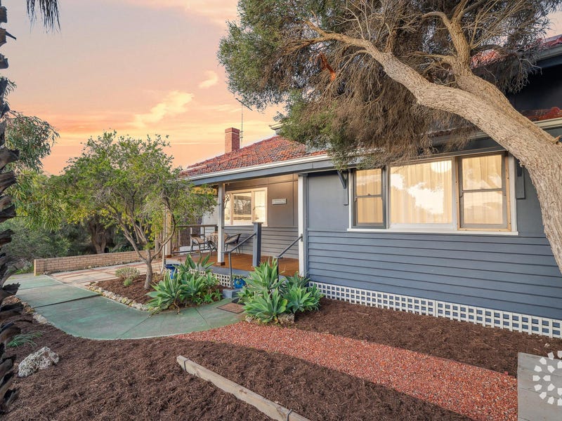 18 Newmarket Street, Beaconsfield, WA 6162 House for Sale