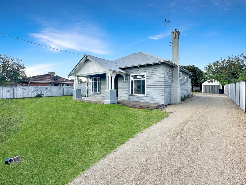 13 Hart Street, Euroa, Vic 3666 House for Rent