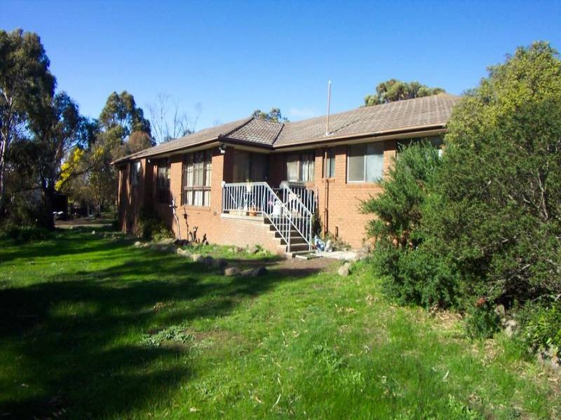 12 HIGHVIEW CRESCENT, Gisborne, Vic 3437 Property Details