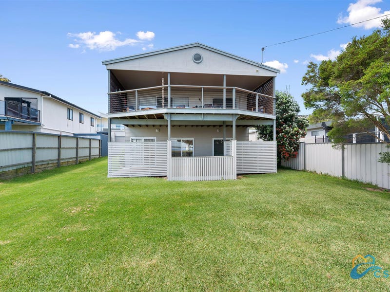 22 Victoria Parade, Loch Sport, VIC 3851