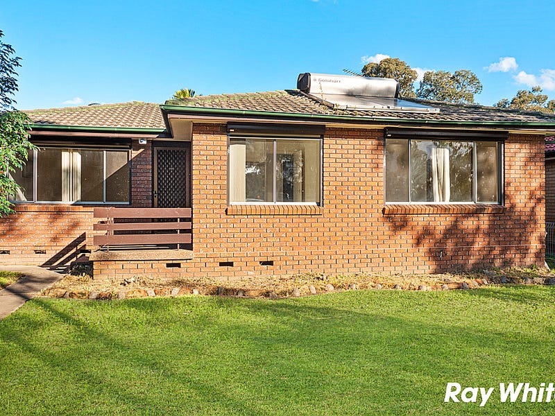 17 Cowper Circle, Quakers Hill, NSW 2763