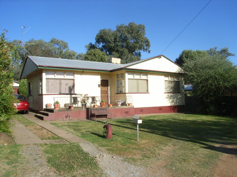 16 Erwin Street, South Tamworth, NSW 2340