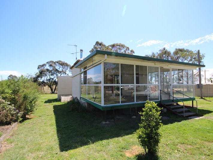 921 Granite Belt Drive, Dalveen, Qld 4374 Property Details