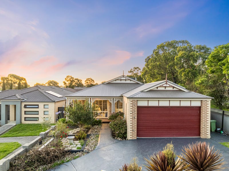 33 O'Brien Parade, Pakenham, Vic 3810 Property Details