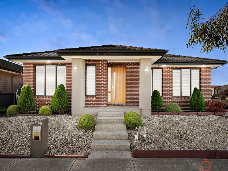 98 The Parade, Wollert, Vic 3750 House for Sale