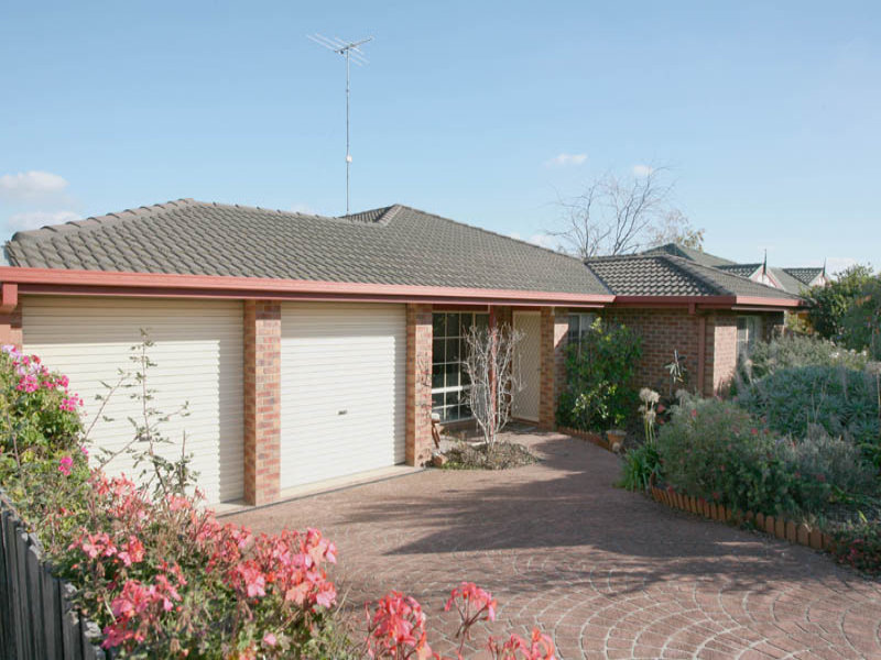 136 Telford Drive, Berwick, Vic 3806 Property Details