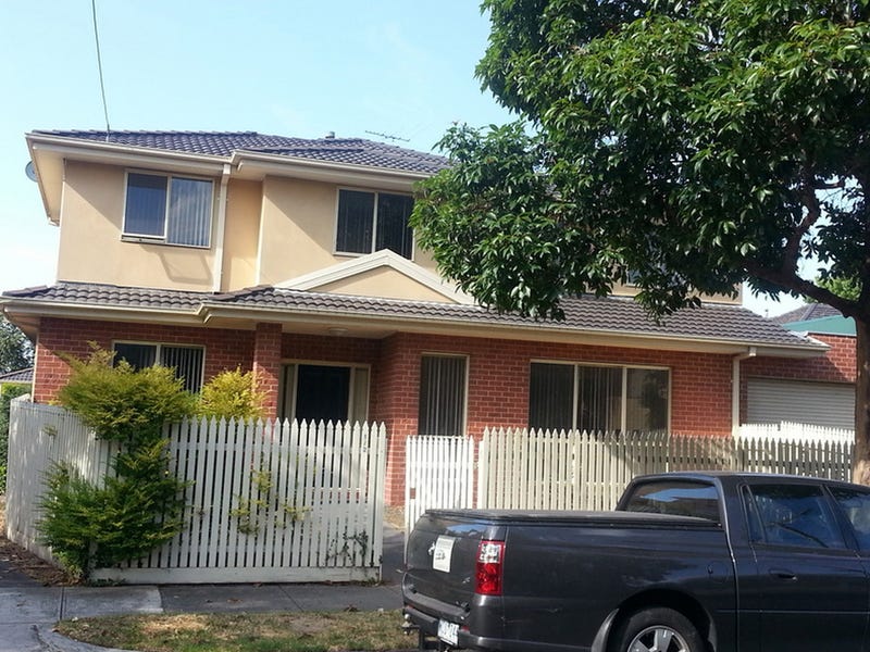 1/2 Rothschild Street, Glen Huntly, VIC 3163