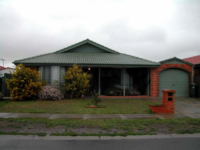 27 Cowley Street, Delahey, VIC 3037