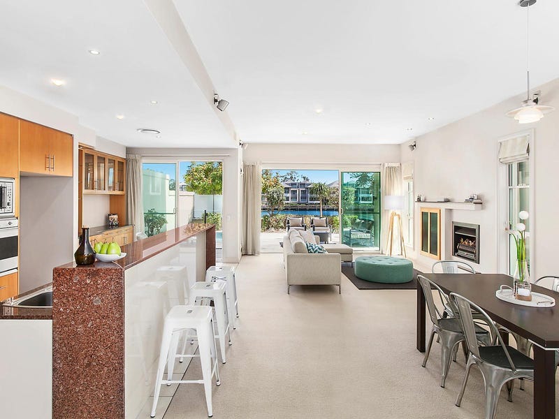 704 Glades Drive, Robina, Qld 4226 Property Details