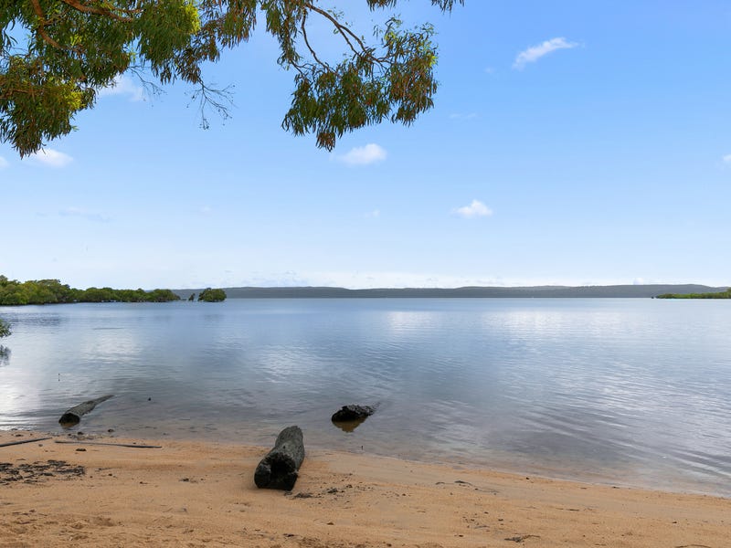 2022 Weeroona Avenue, Macleay Island, QLD 4184