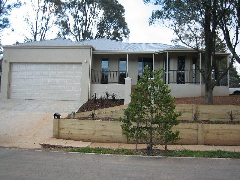 17 Gwendoline Avenue, Woodend, VIC 3442