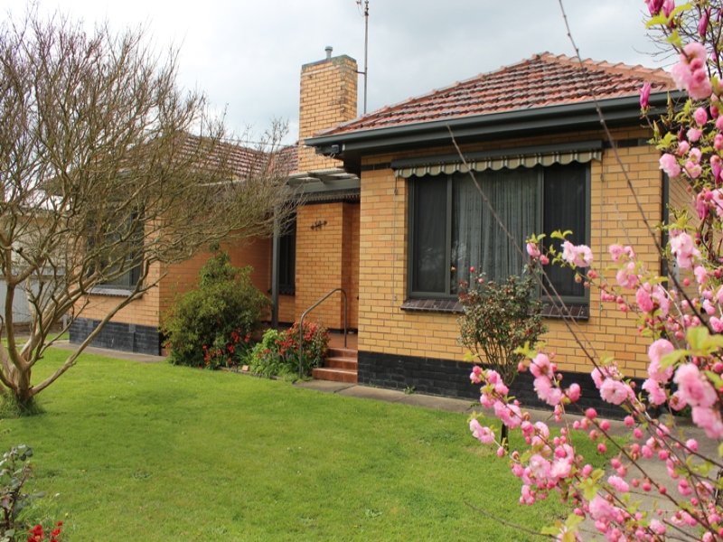 14 Armstrong Street, Colac, VIC 3250