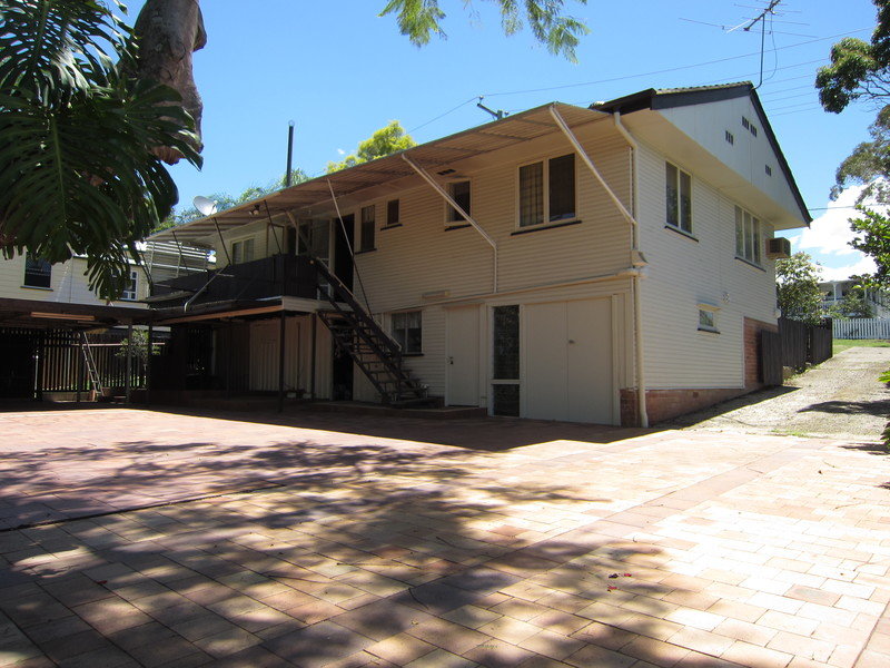 11 Weldon Street, North Ipswich, QLD 4305