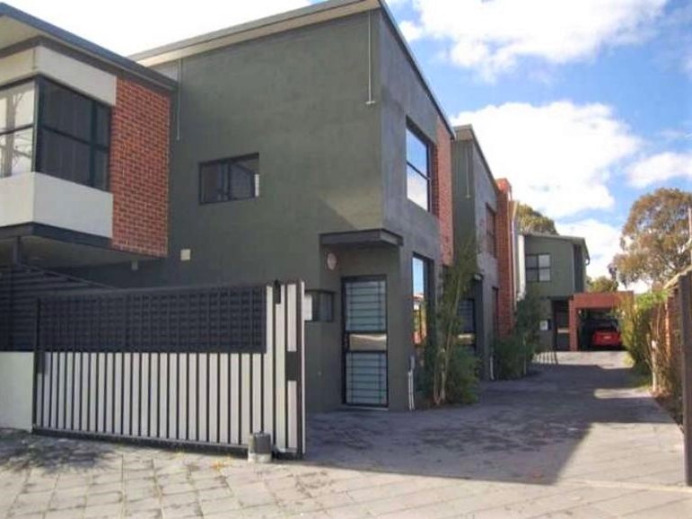 2/290 Harborne Street, Glendalough, WA 6016