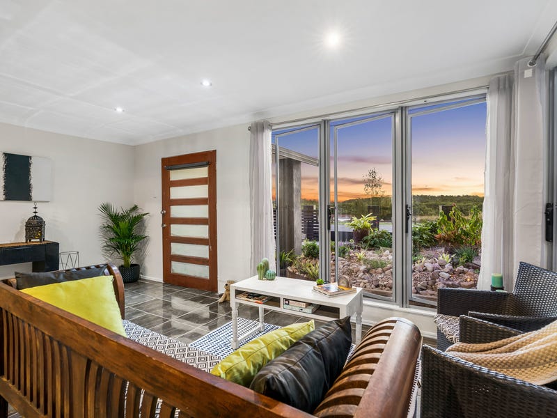 44 Queens Esplanade, Thorneside, Qld 4158 Property Details