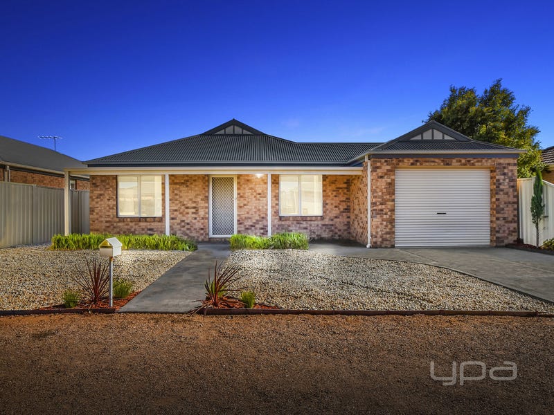 2/4 Brazil Court, Melton West, Vic 3337 House for Sale realestate