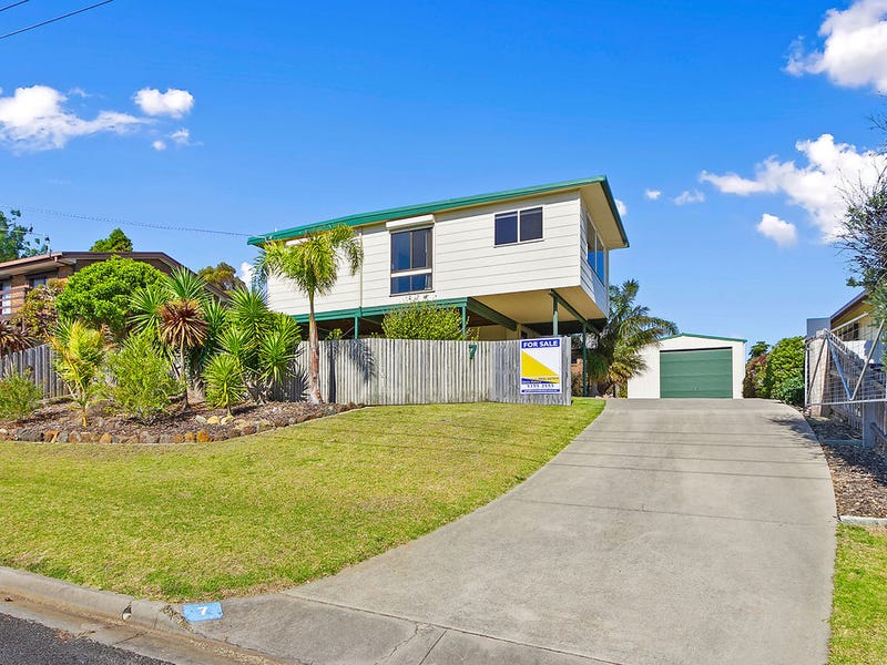 7 Uplands Avenue, Lakes Entrance, VIC 3909