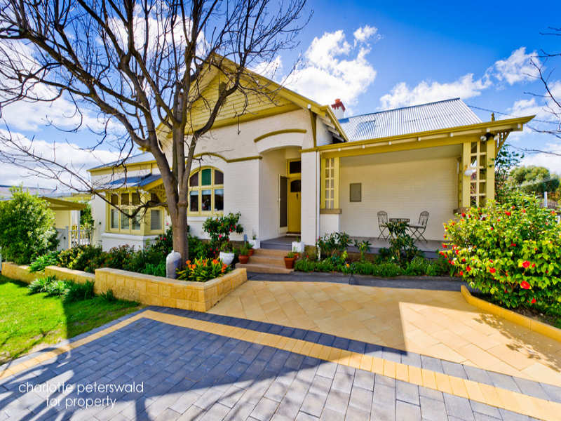 8 Boa Vista Road, New Town, Tas 7008