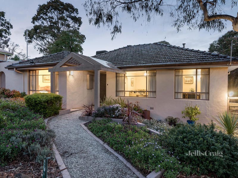 26 Pinehills Drive, Greensborough, Vic 3088 Property Details