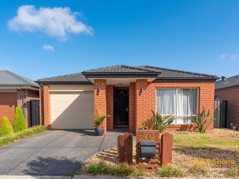 40 Falabela Road, Clyde North, VIC 3978