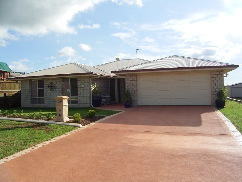 17 Honeyeater Drive, Highfields, QLD 4352