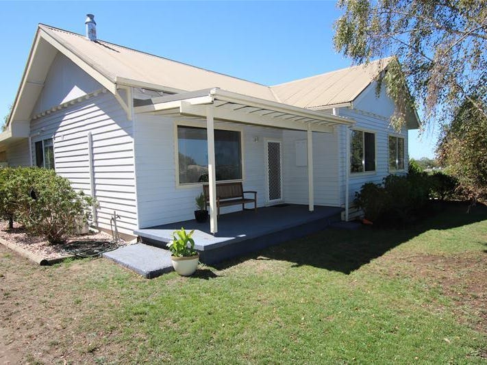 304 Bridge Road, Woodford, VIC 3281