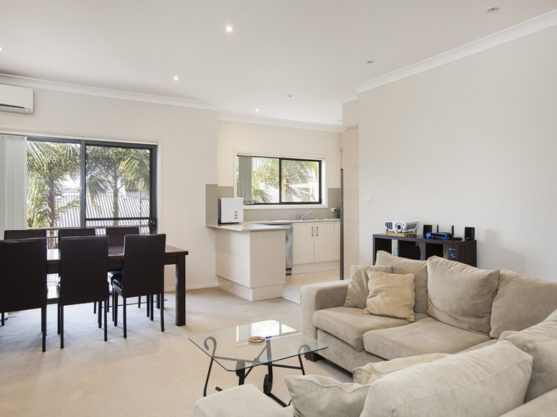 2/38 Robinson Street, Wollongong, NSW 2500 - Property Details