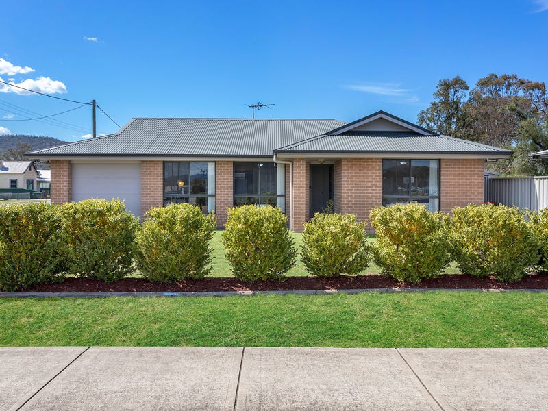 32 Hill Street, Scone, NSW 2337 Property Details