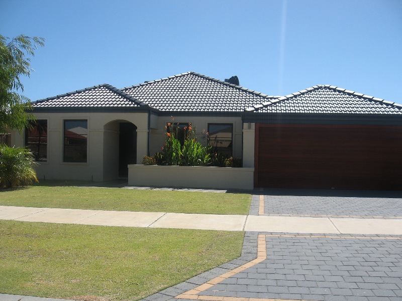 8 Ammanford Cres, Butler, WA 6036