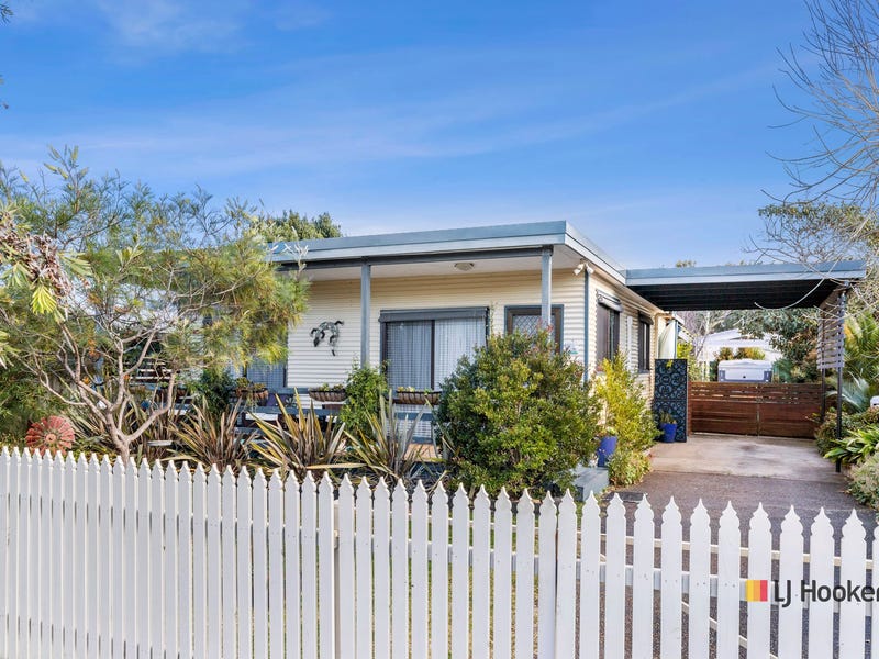 45 Ainslie Parade, Tomakin, NSW 2537 Property Details
