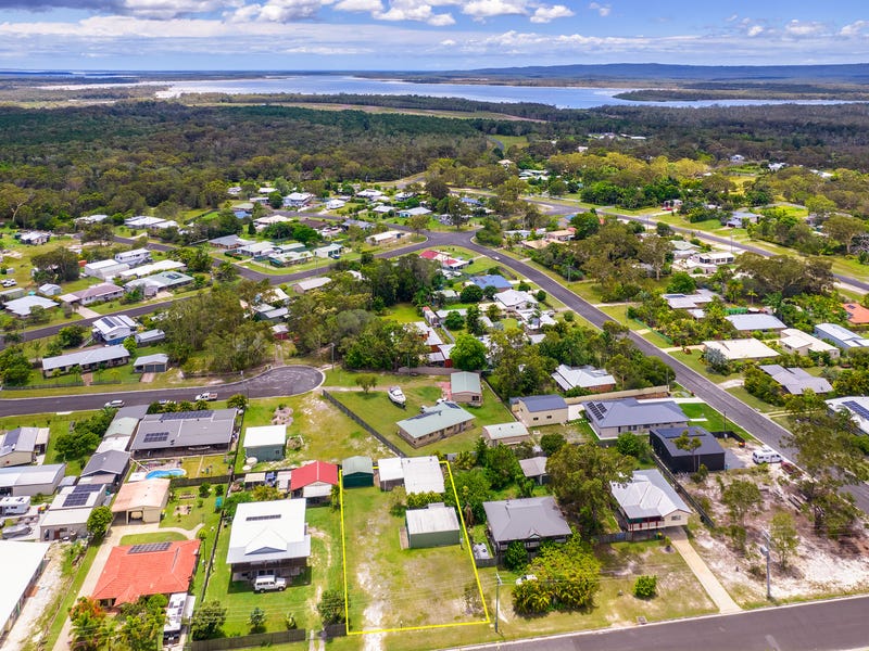 16 Ark Royal Drive, Cooloola Cove, QLD 4580