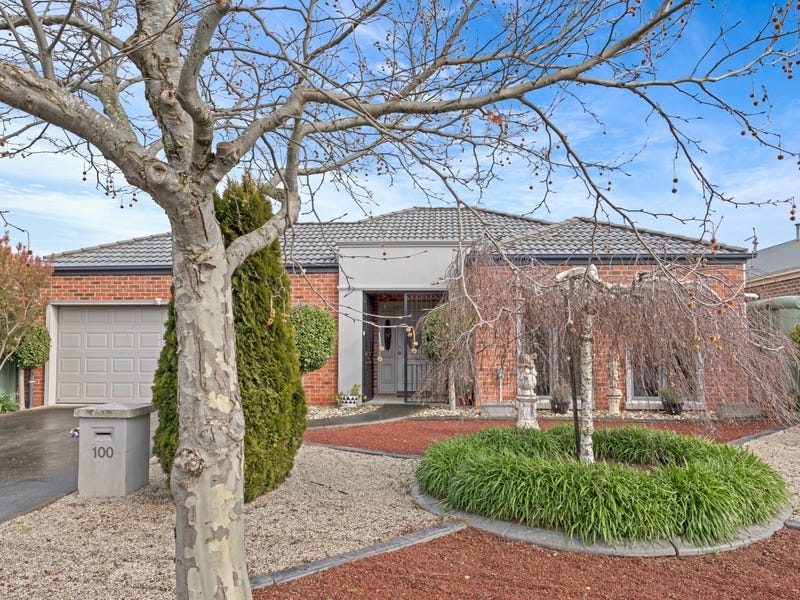 100 Stirling Drive, Lake Gardens, VIC 3355