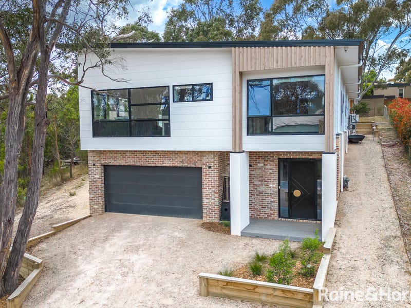 92 Dalton Street, Gisborne, Vic 3437 House for Sale