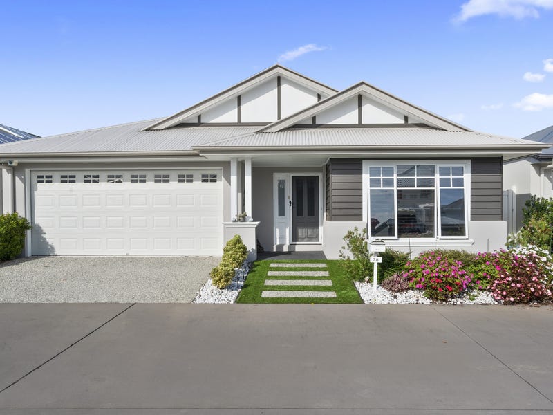 Palm Lake Resort Beachmere Bay Retirement Living at 194 Road