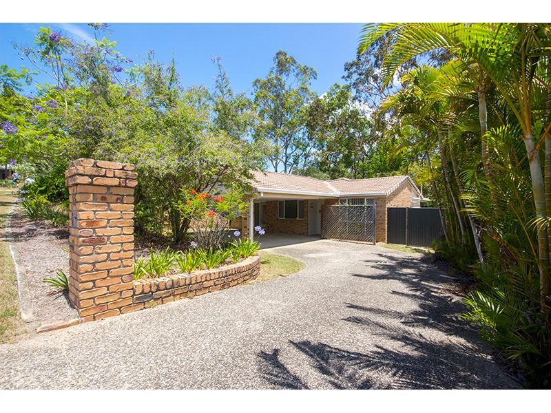 15 Stonehaven Place, Highland Park, Qld 4211