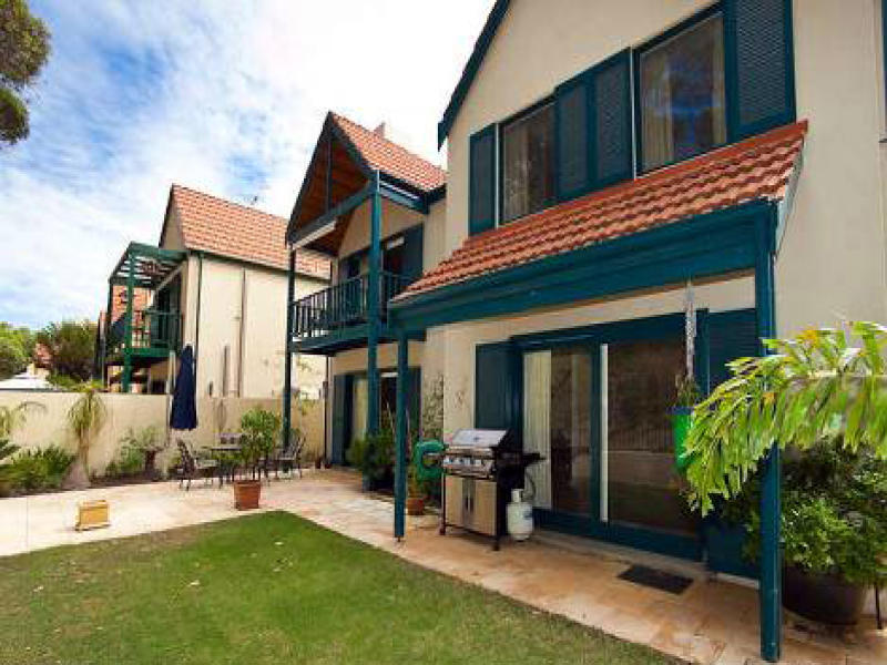 51 Spyglass Grove, Connolly, WA 6027 Property Details