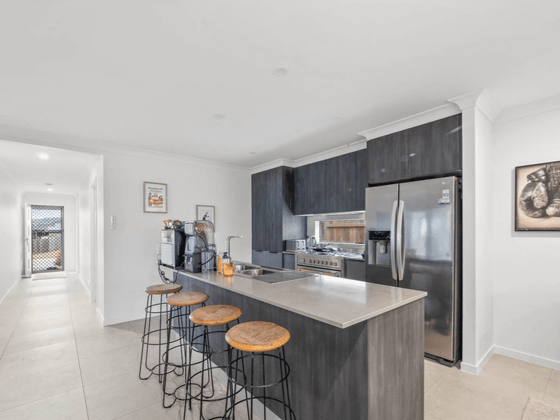 22 Street, Walloon, QLD 4306