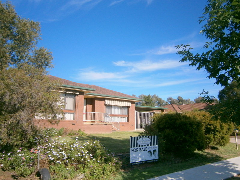 8 Pugsley Avenue, Estella, NSW 2650 Property Details