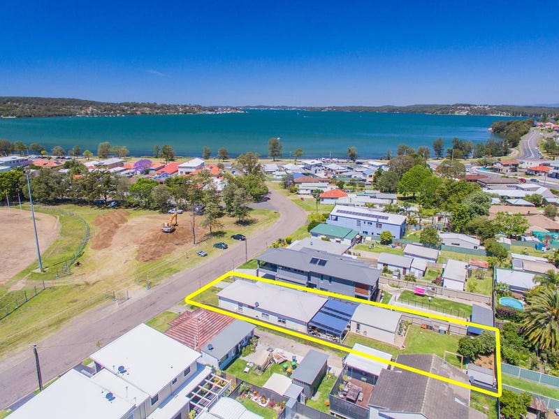 37 Seaman Avenue, Warners Bay, NSW 2282