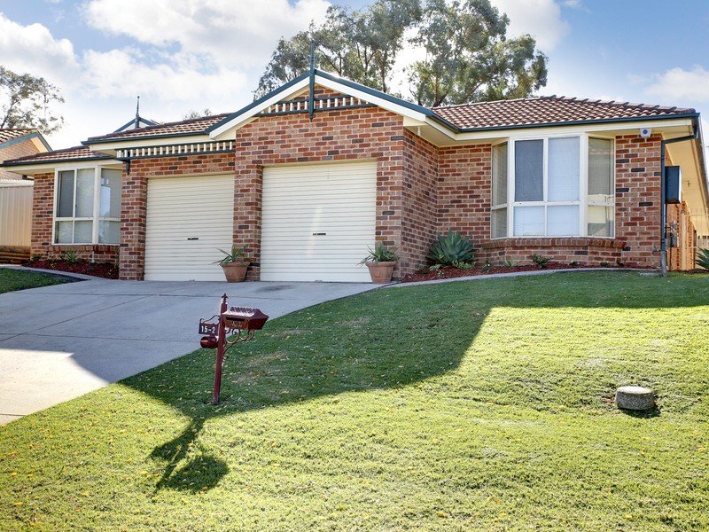 15 Mackenzie Place, Kearns, NSW 2558