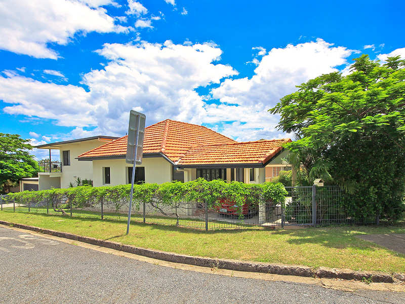 2/89 Kuran Street, Chermside, QLD 4032