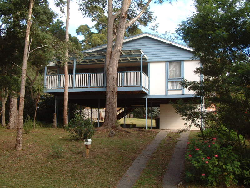 9 Lockhart Avenue, Mollymook, NSW 2539 Property Details