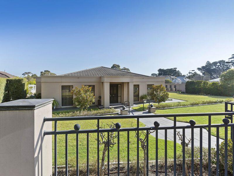 12A Mount Eliza Way, Mount Eliza, VIC 3930