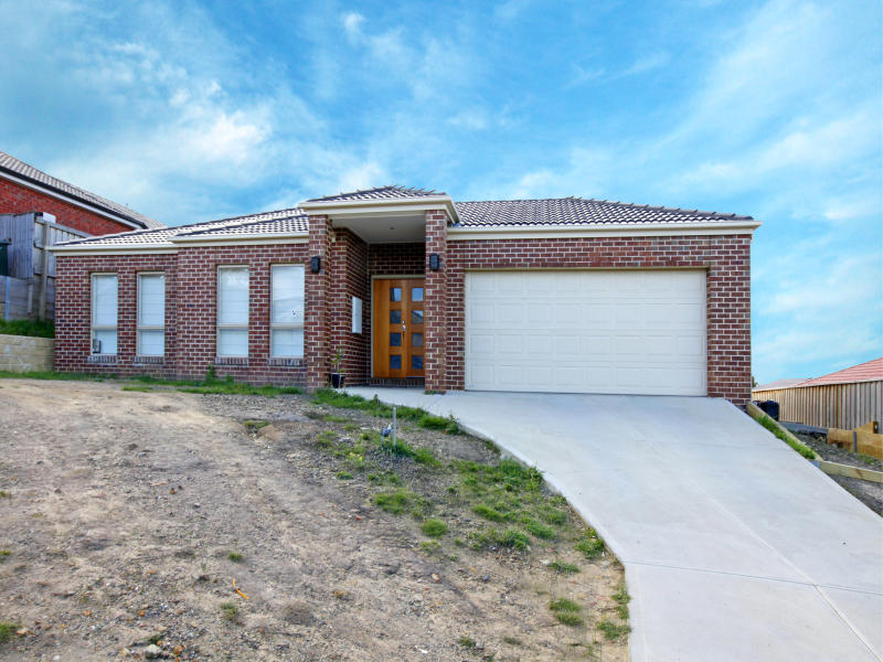 8 Windsor Rise, Sunbury, Vic 3429 Property Details