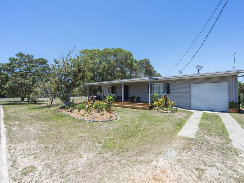 84 Charles Street, Iluka, NSW 2466 Property Details