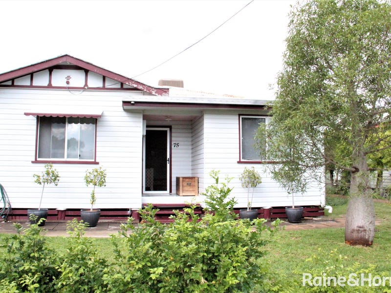 75 MORETON STREET, Dalby, Qld 4405 Property Details