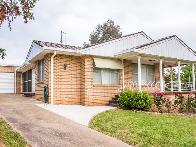 22 Kanangra Street, Cowra, NSW 2794 Property Details