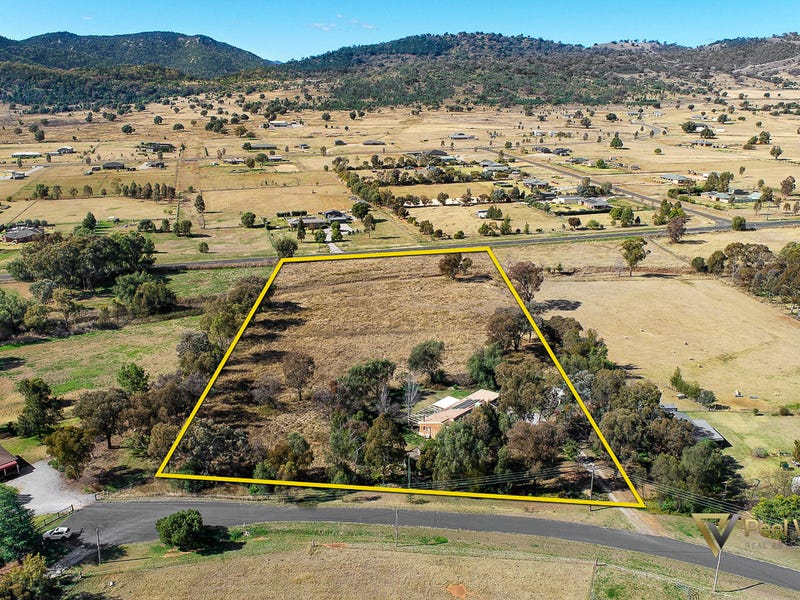 8 Carey Place Moore Creek, Tamworth, NSW 2340 Property Details